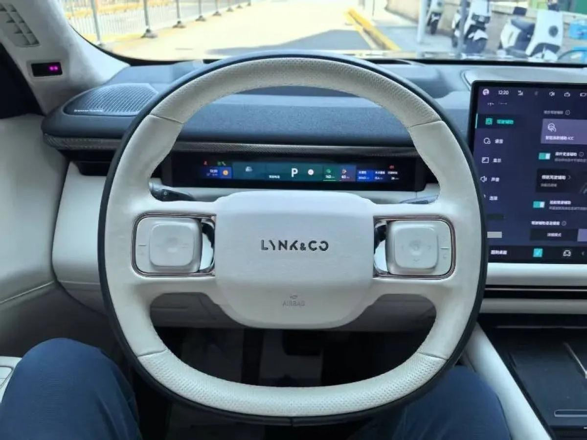 2025 LYNK&CO 900 2.0T 254HP L4 3DHT PHEV 52.38KWH 280km image 9