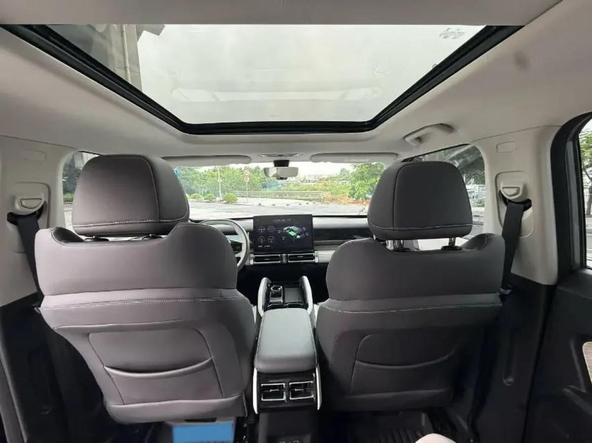 2024 iCAR iCAR 03 BEV 65.69KWH 472km image 9