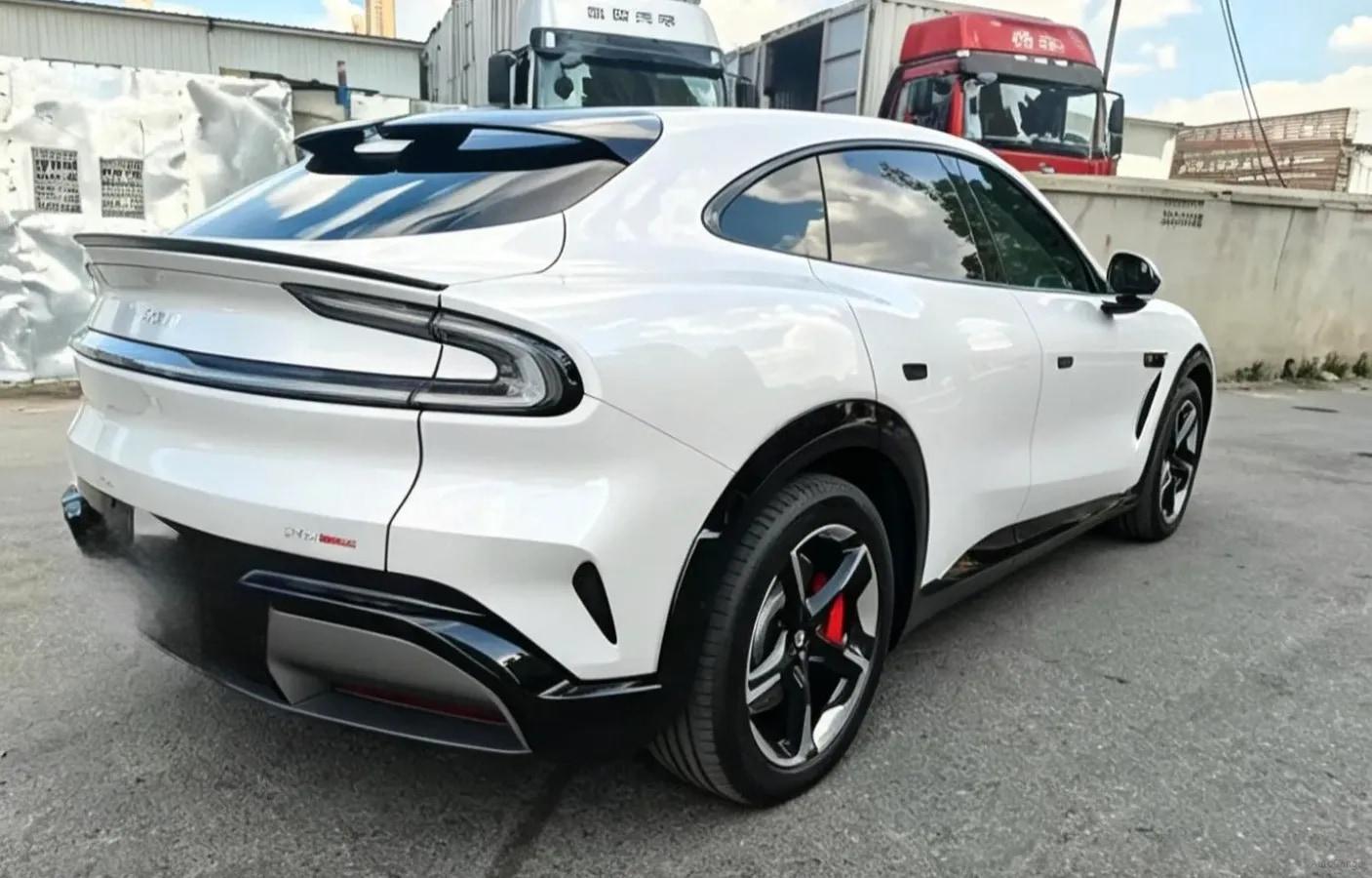 2025 Xiaomi YU7 BEV 101.7KWH 760km image 9