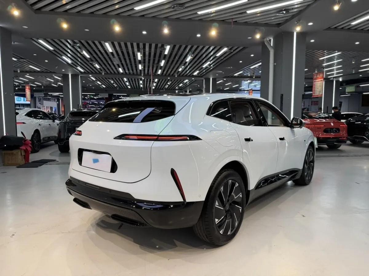 2024 Avatr 07 1.5T 156HP L4 REEV 39.05KWH 230km image 9