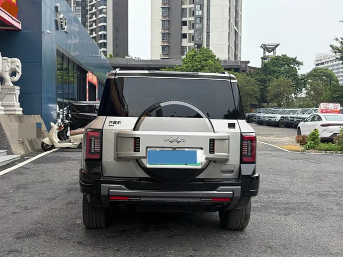 2025 FangChengBao Bao 8 2.0T 245HP L4 E-CVT PHEV 36.8KWH image 9