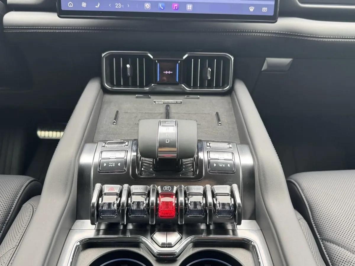 2025 FangChengBao Bao 8 2.0T 245HP L4 E-CVT PHEV 36.8KWH image 9