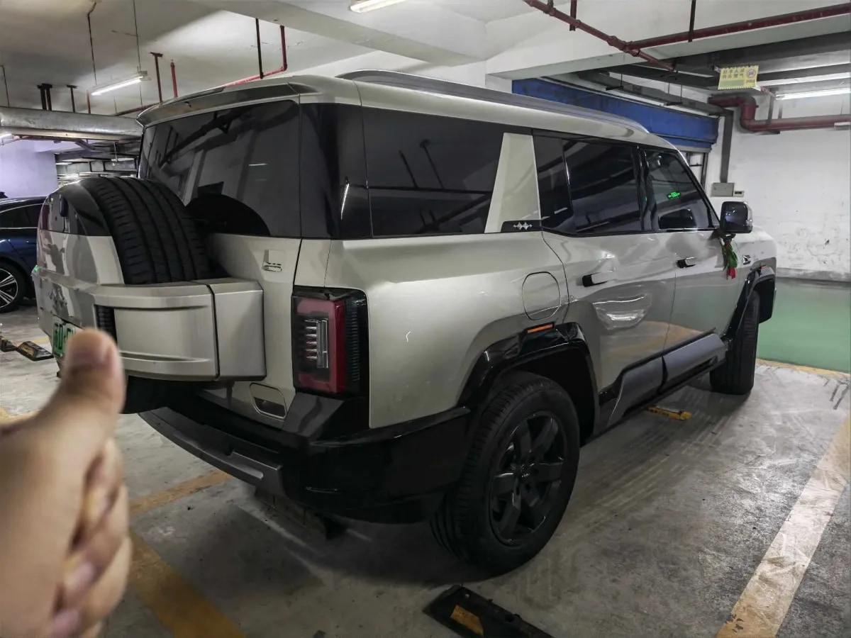 2025 FangChengBao Bao 8 2.0T 245HP L4 E-CVT PHEV 36.8KWH image 9