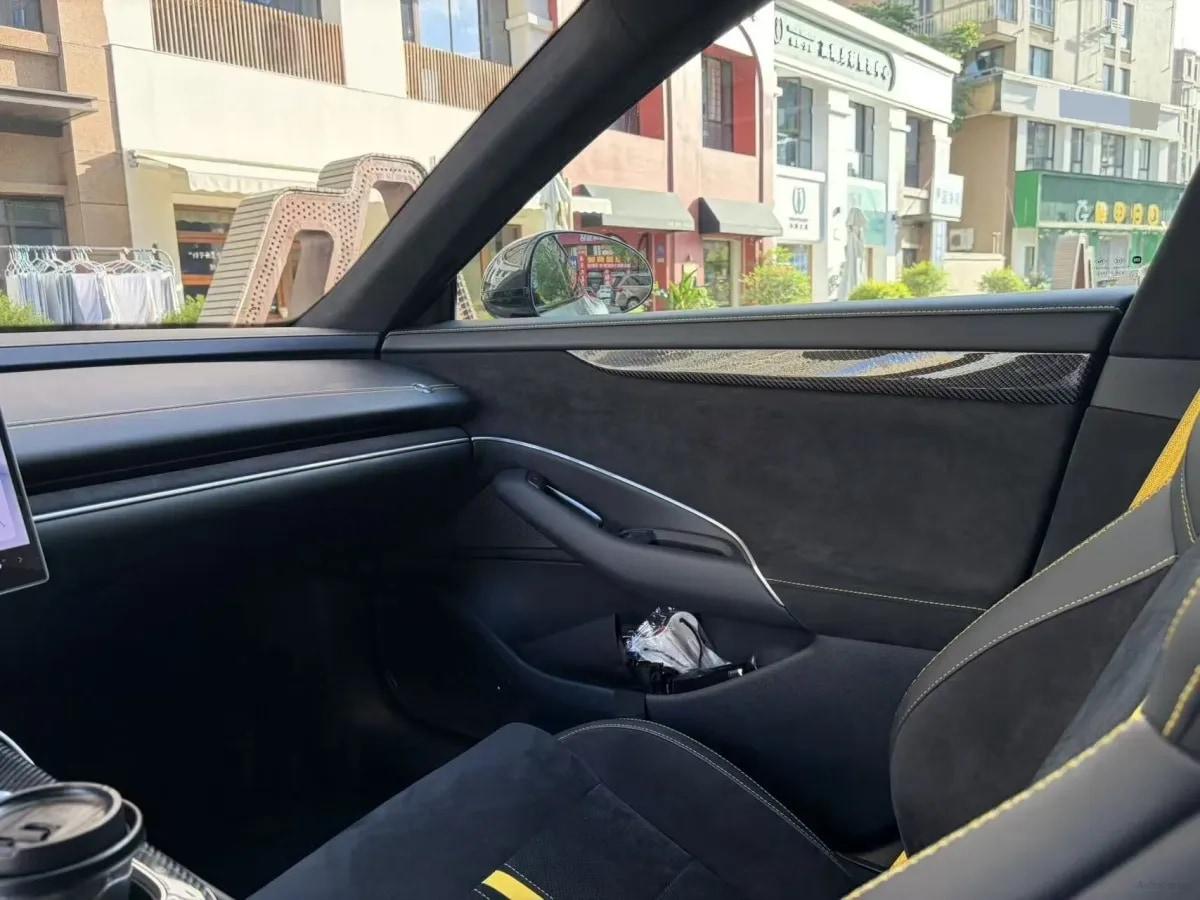 2025 Xiaomi SU7 Ultra BEV 93.7KWH image 9