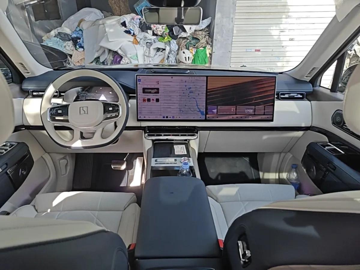 2025 Zeekr 9X 2.0T 279HP L4 1DHT PHEV image 9