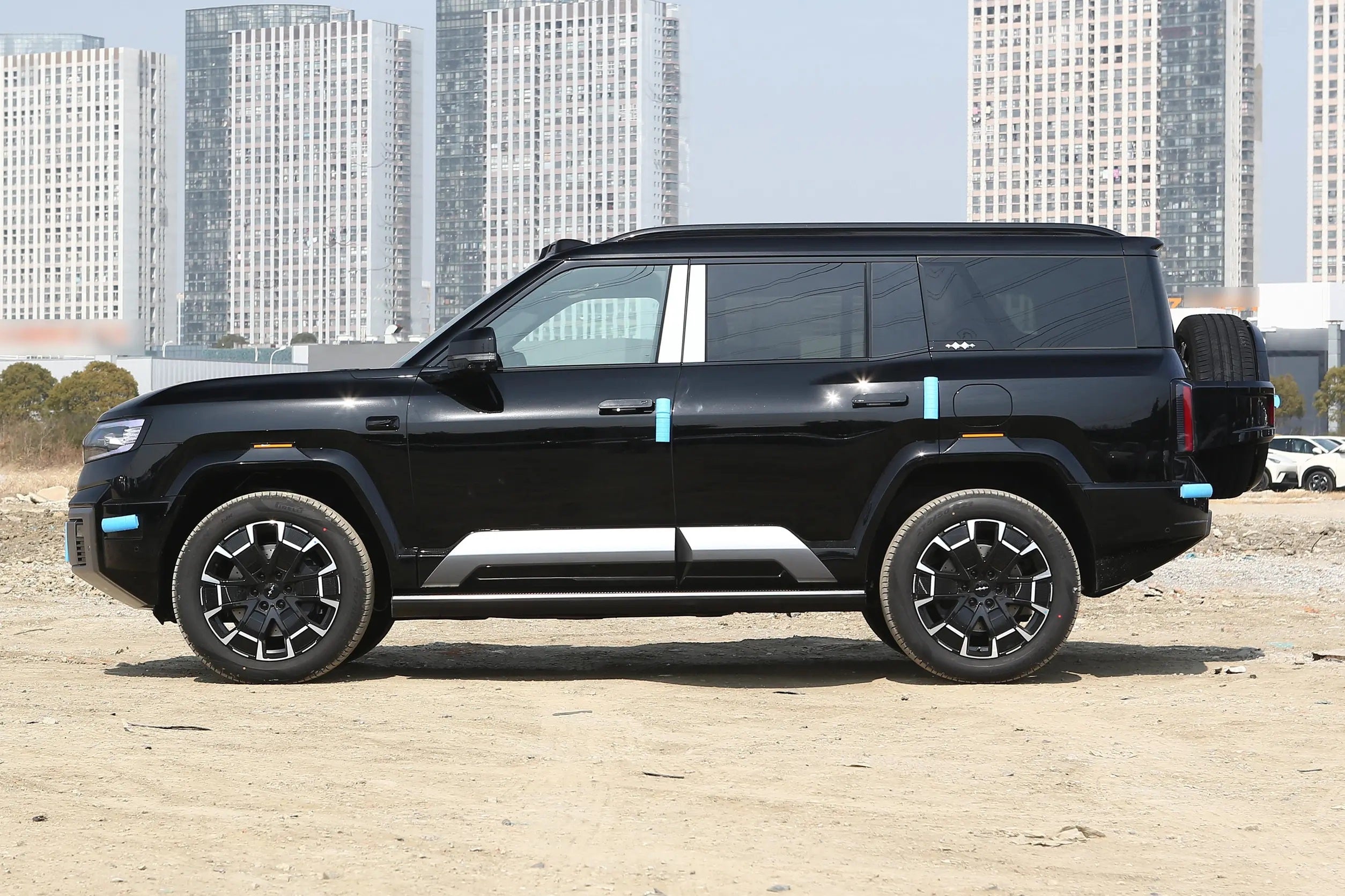 Fang Cheng Bao Leopard 8 (2025) – EV Marketplace